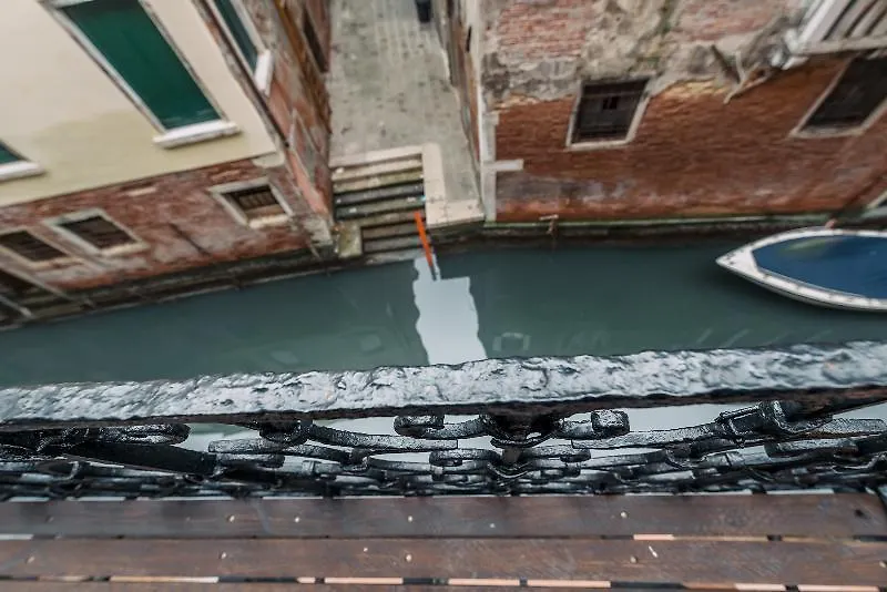 Charming Palace Corte Del Teatro Venedik İtalya