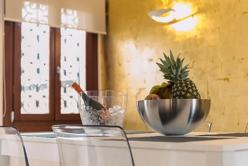 Charming Palace Corte Del Teatro Wenecja Hotel apartamentowy