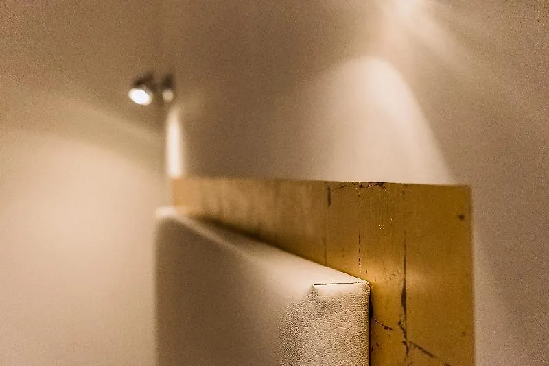 Charming Palace Corte Del Teatro Venedik Apart Otel