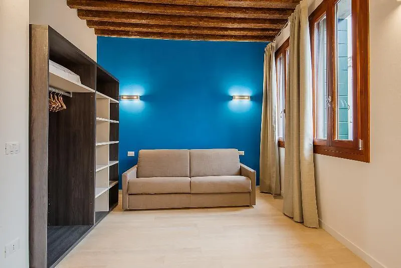 Charming Palace Corte Del Teatro Venedik İtalya