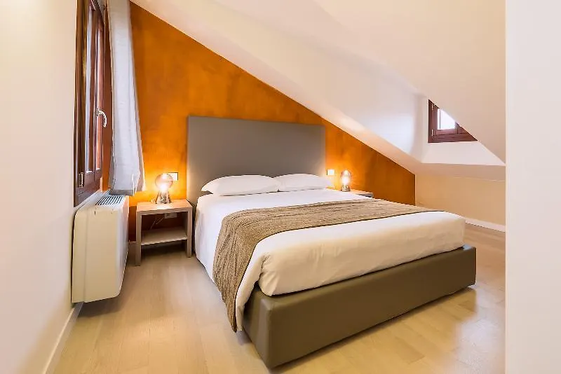 Charming Palace Corte Del Teatro Wenecja